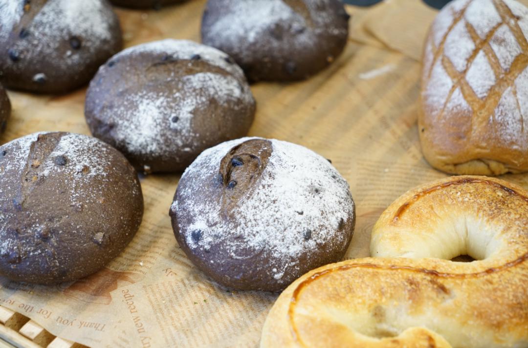 上海华贝面包哪家好,探店现烤面包