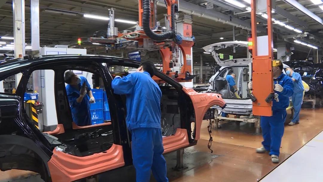 探访上汽大众南京工厂,上汽大众帕萨特总装车间