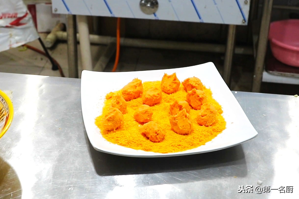 做红薯糯米饼的方法,两个红薯做早餐