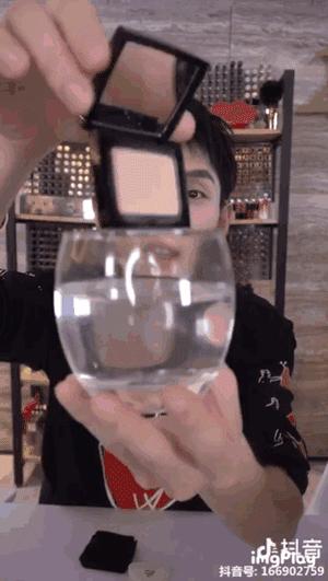 新西*博兰**主化国风妆为毛戈平打call，毛老师又火！调制彩妆太厉害