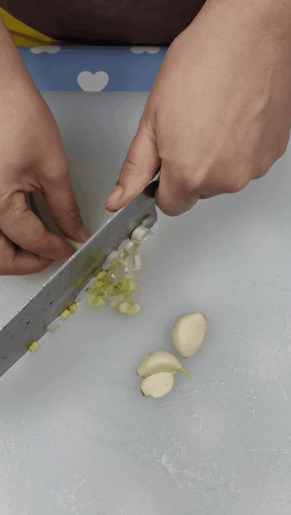 锡纸粉丝花甲煲家常做法,锡纸花甲粉丝煲砂锅的做法视频