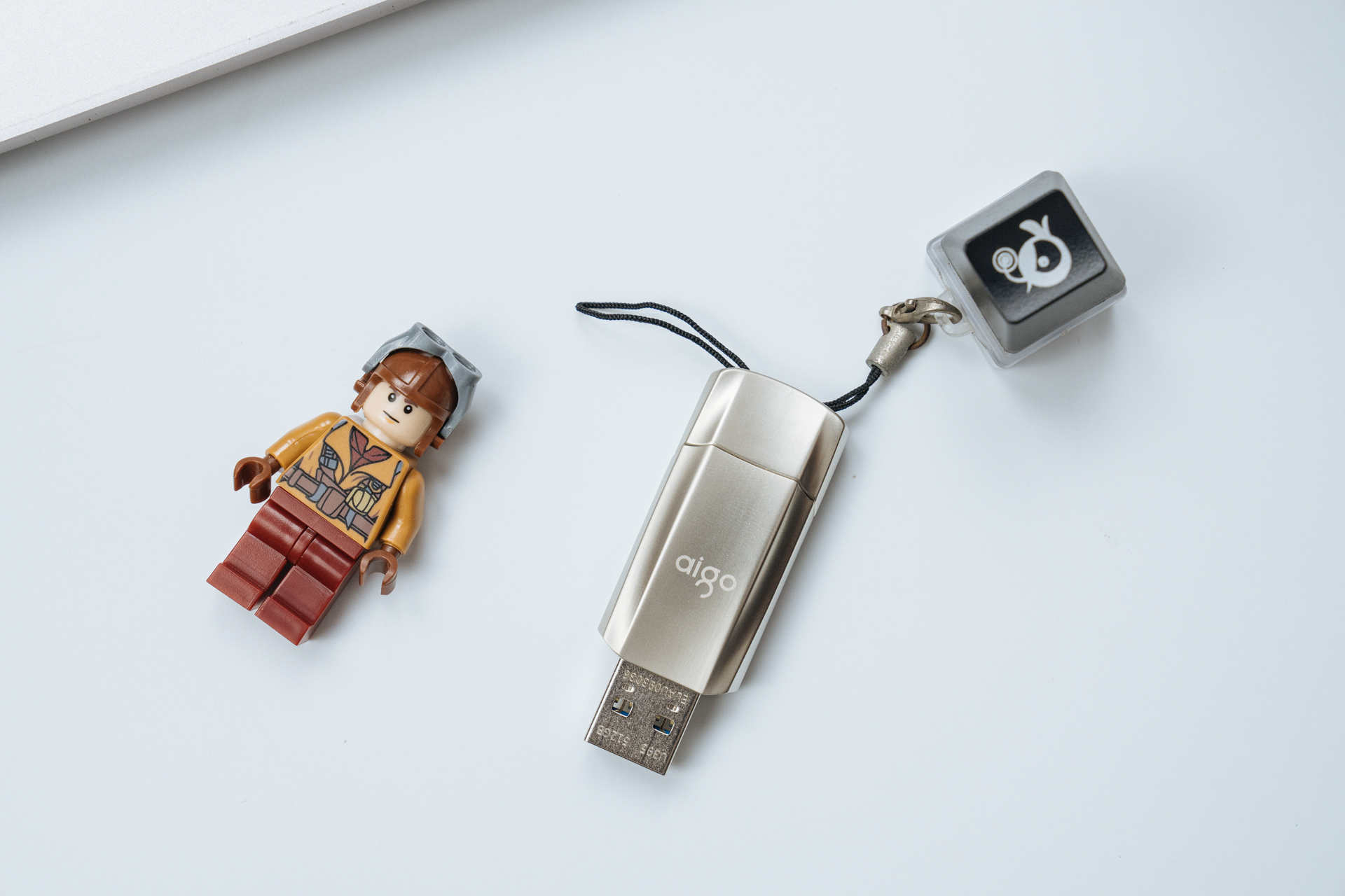 aigousb3.2超极速固态u盘,aigo固态u盘520mb