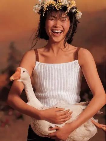 吕燕长得这么丑为什么能火,吕燕怎么成名的