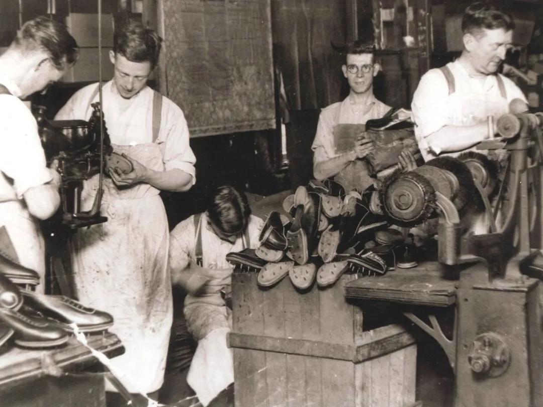 阿迪达斯旗下品牌锐步,阿迪达斯和锐步的合并