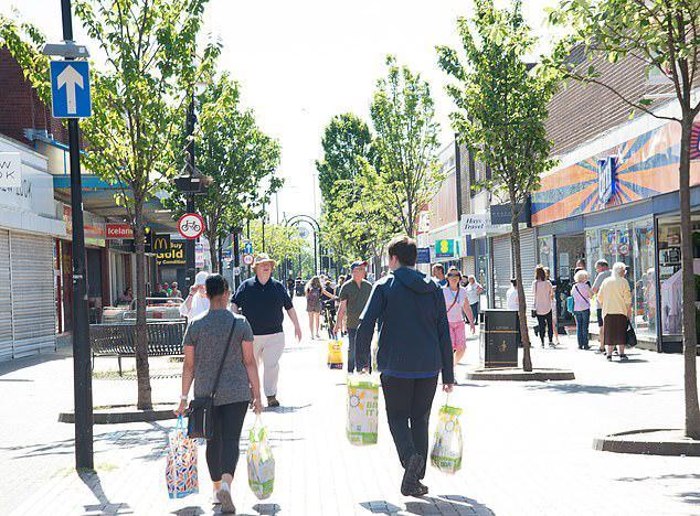 回不去从前！英国数百万人已不愿上班，学者疾呼：醒醒吧，英国人