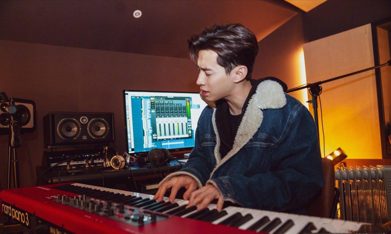 张艺兴的编曲软件是刘宪华装的,张艺兴用的音乐制作软件是什么