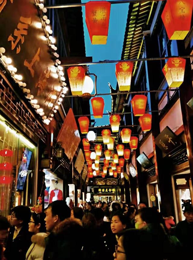 逛老庙看新貌知中华文脉,豫园灯会融入古与今上海味道