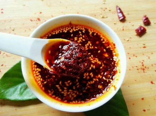 炸辣椒油时油里葱姜蒜炸糊了,刚炸辣椒油有点苦是怎么回事