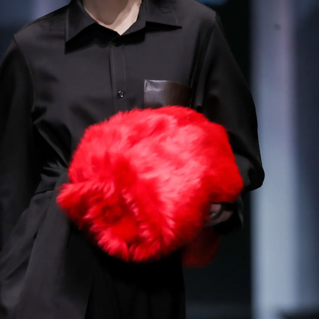 2021秋冬女装款式流行趋势,2018秋冬趋势报告巴黎时装周