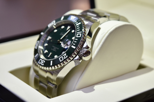 迪沃斯绿蛟龙和浪琴康卡斯,迪沃斯绿蛟龙与劳力士绿水鬼