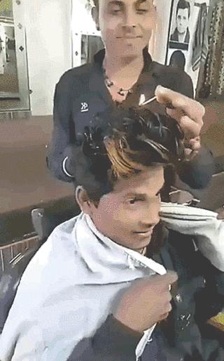 女性自己在家剪头发视频,中年妇女自己在家剪头发