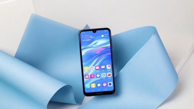 华为手机目前最值得入的一款,华为手机买那么贵对得起价格吗