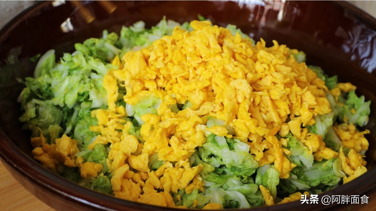 多用这菜调包子馅,多用这面擀包子皮,孩子吃促消化,成人吃减肉