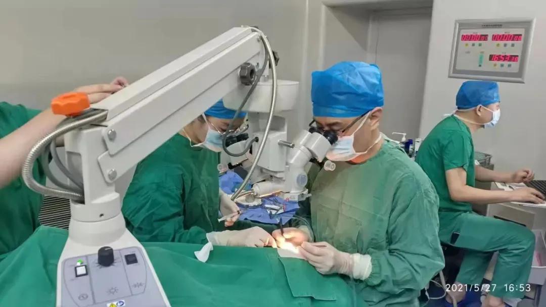 辉县市中医院简介,辉县中医院夜景