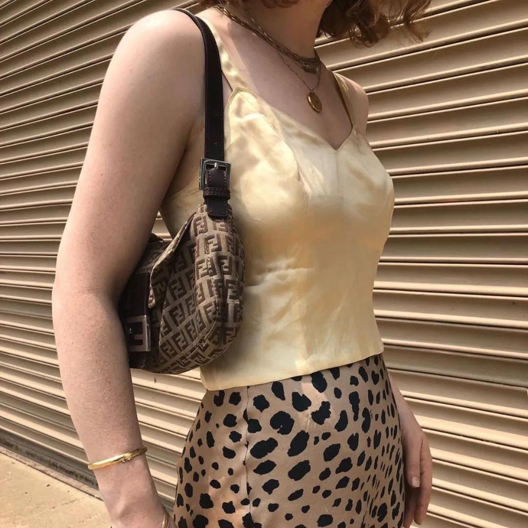 韩系小众腋下包,腋下包轻奢小众lisa