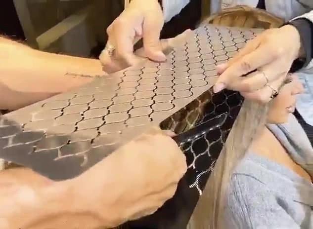 卡戴珊近期发型,卡戴珊发型黑长直