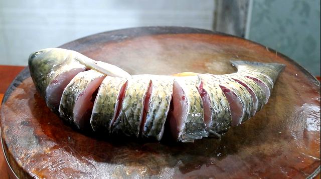 草鱼这样做麻辣鲜香好吃又入味,草鱼创意新吃法香嫩可口