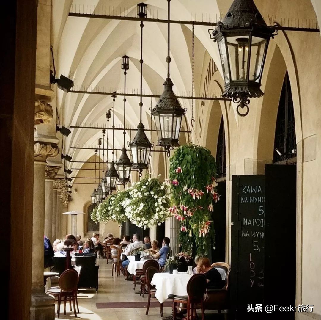 欧洲治安最好的国家,人均200+住8.8分五星酒店,还上了国内综艺