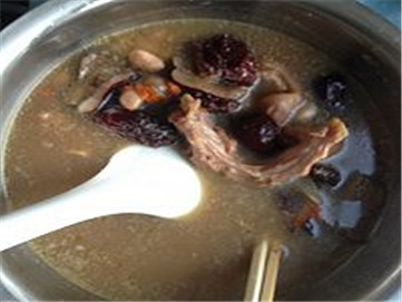 猪蹄哪个腿下奶好,猪蹄和什么搭配能催乳