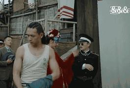 杨紫主动献吻的肌肉男有多帅？圈妹上亿，经历堪称翻版彭于晏