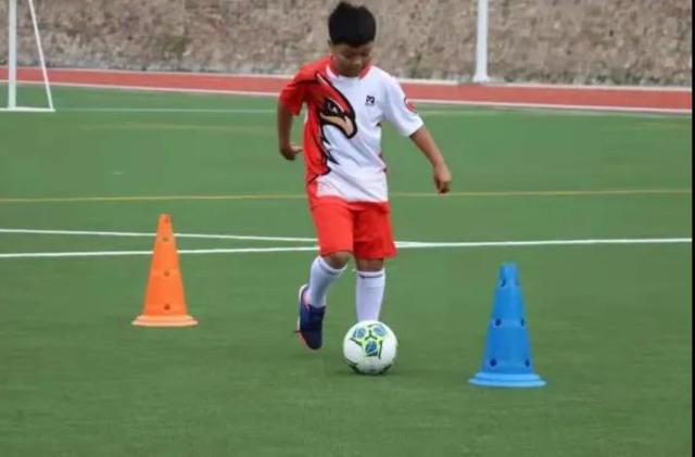 快乐的“黄金周”，寂寞的“课桌椅”——直击“双减”后的国庆假期