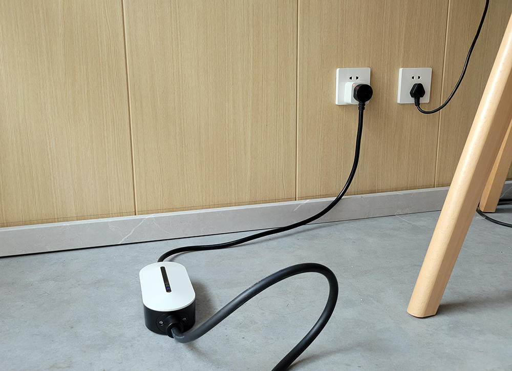 公牛随身充电枪和特斯拉充电桩,电动车便携式充电枪推荐