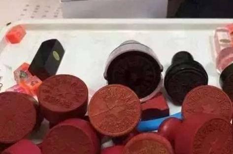 为夺房产男子步步紧逼,男子为还债抢金店70万