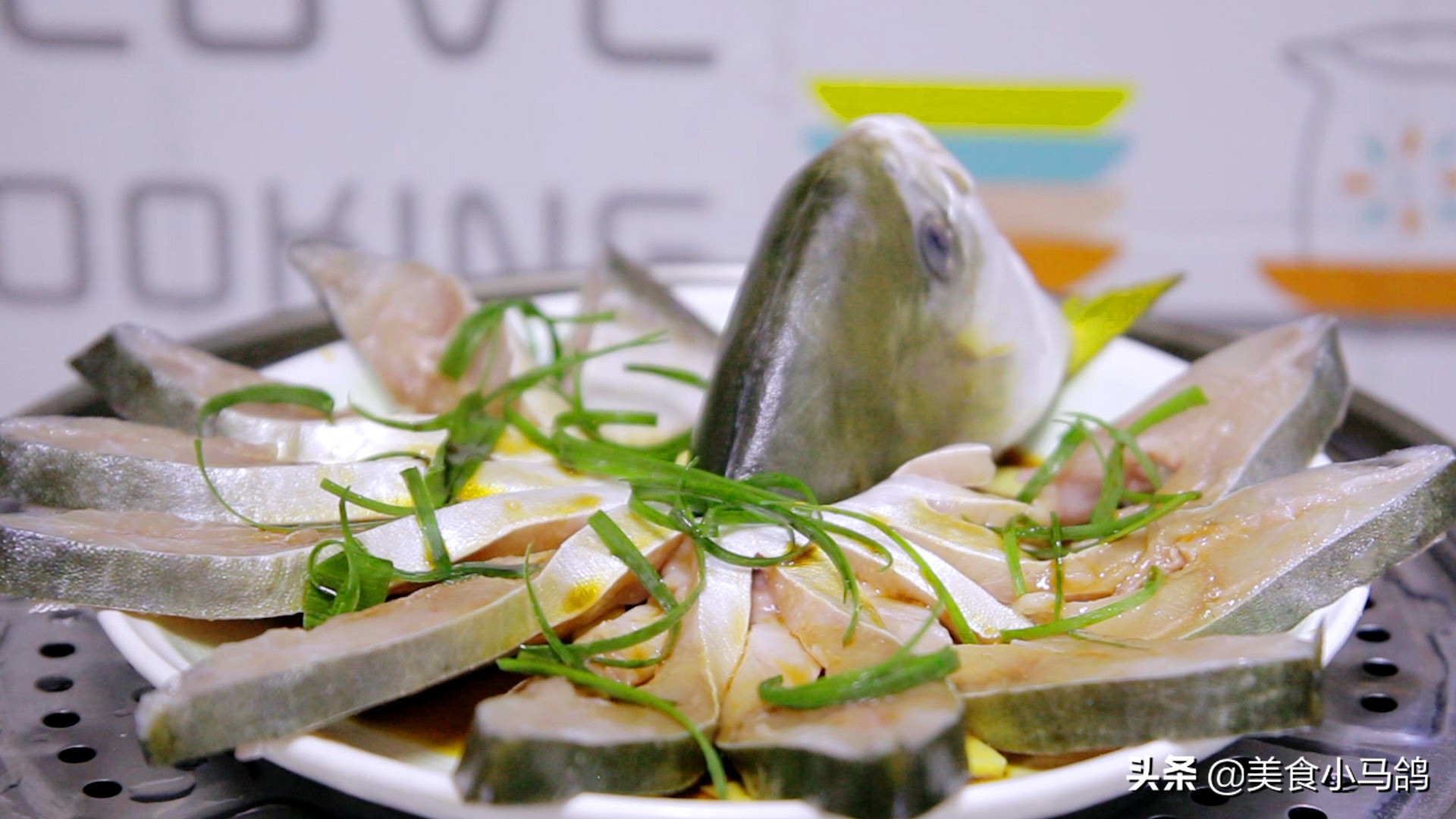 继续清理年货库存，教你做一道颜值爆表的清蒸鱼，晒朋友圈后火了