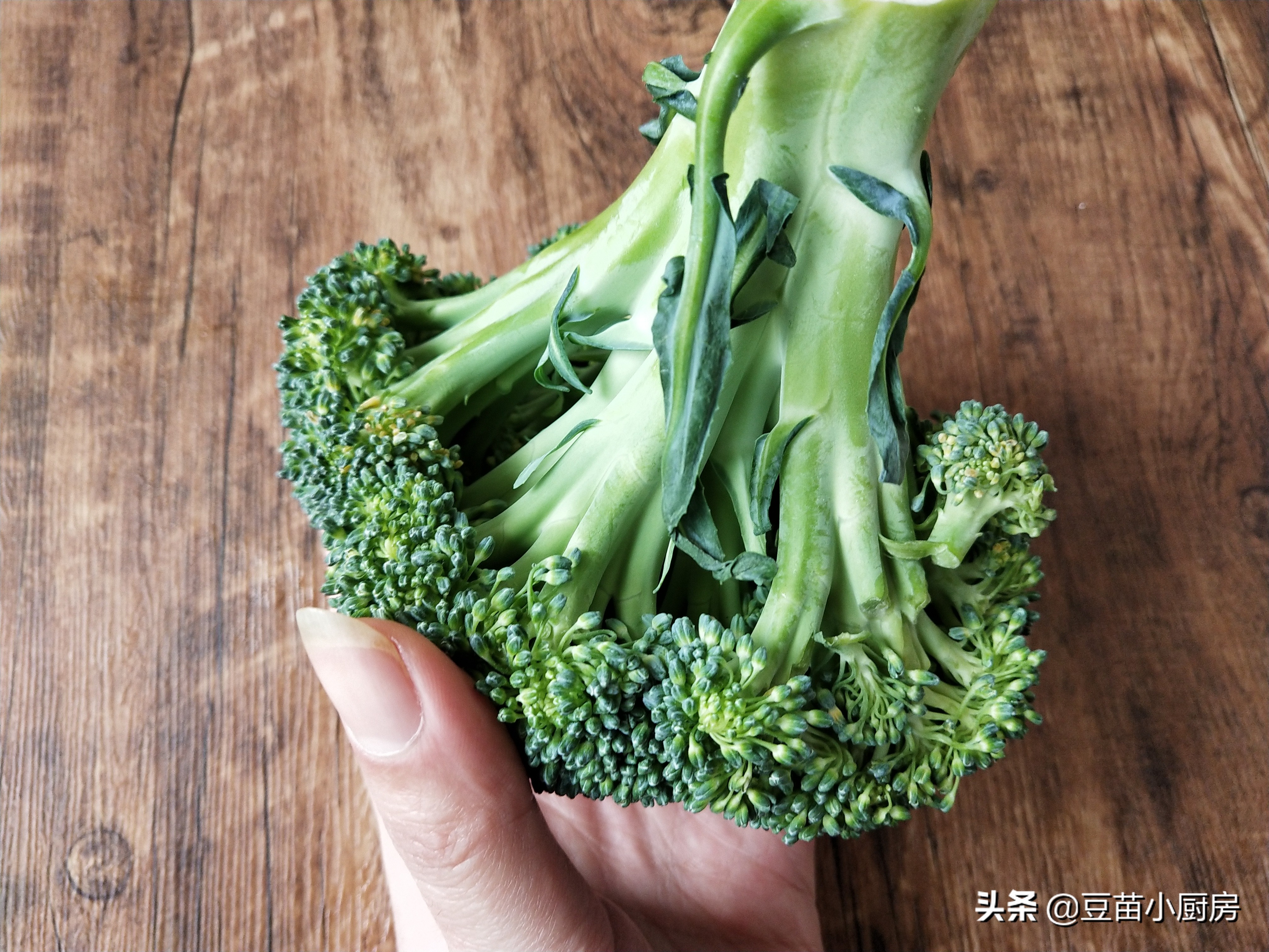 菜花里有好多虫和虫卵还能吃吗,菜花的虫卵用滚水清洗能杀死吗