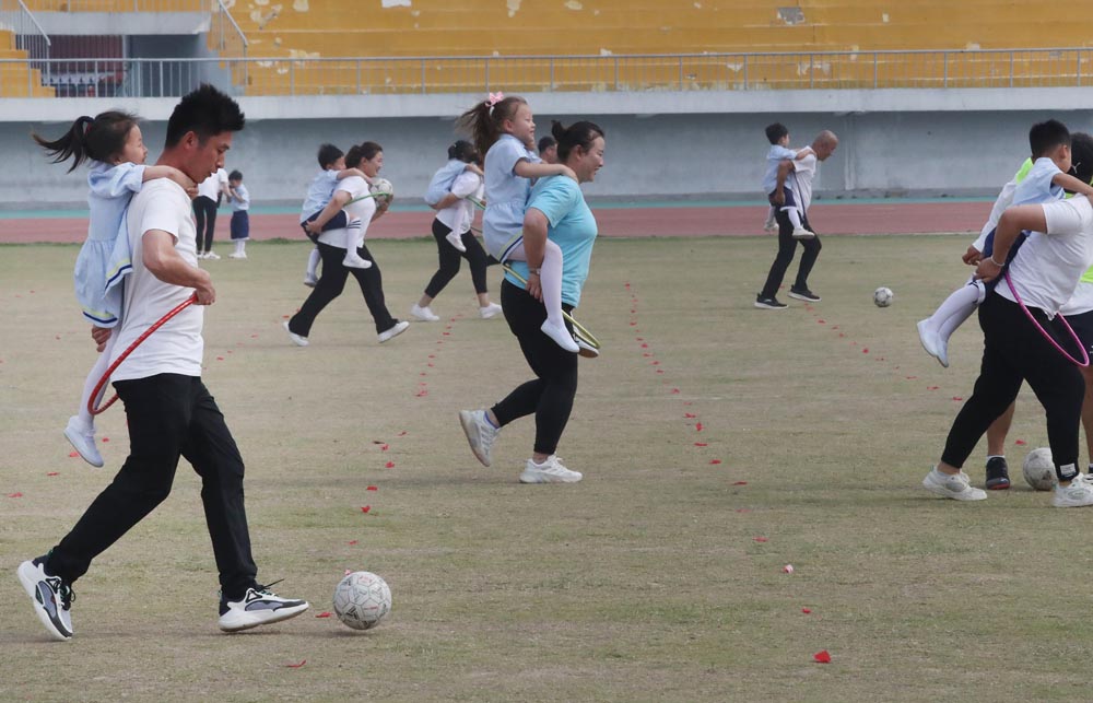 庆六一少儿篮球比赛洛阳,庆六一幼儿园亲子运动会报道