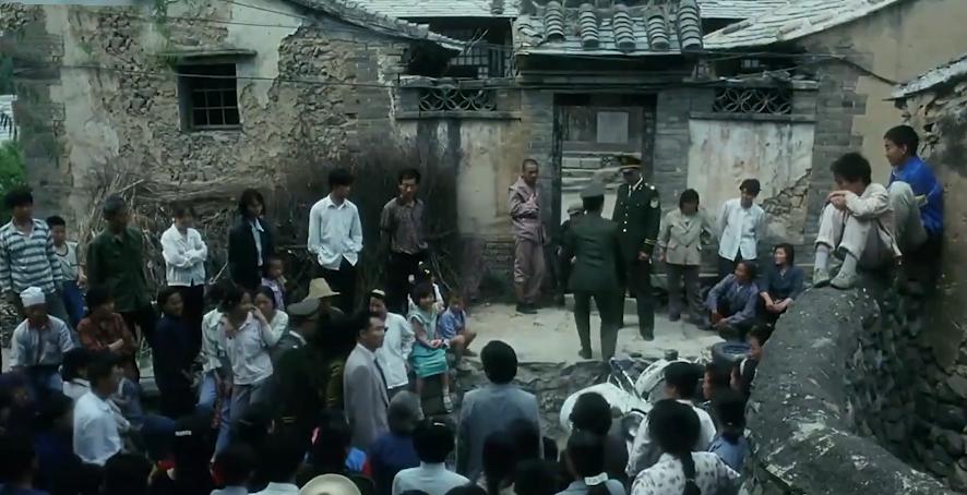 农村女人被家暴老人拿出两百万,农村女人被家暴老板拿出200万