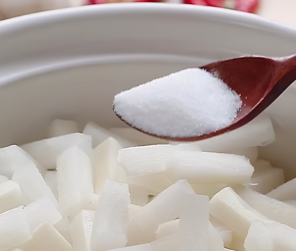 吃起来脆酸甜泡萝卜条的腌制方法