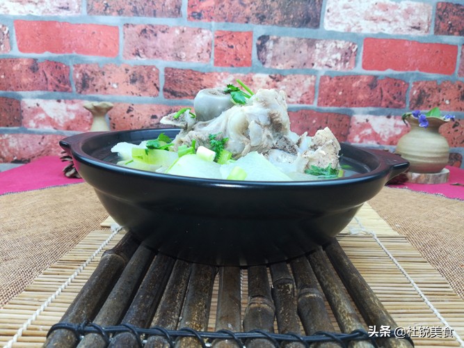 炖大骨头汤少了怎么办,炖大骨不香