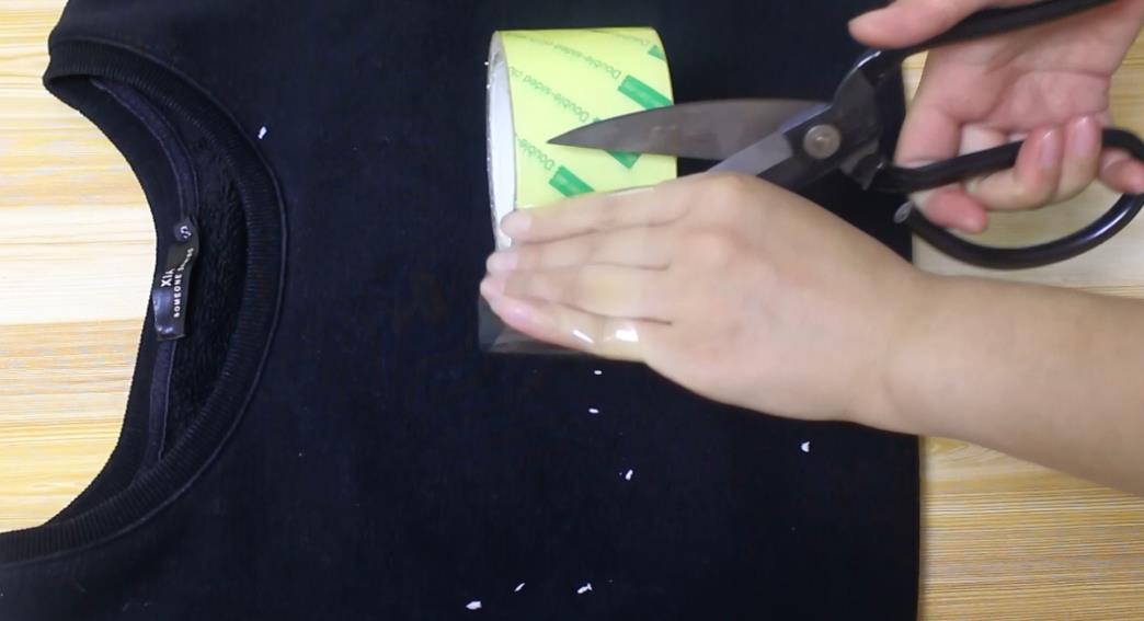 小便完用纸巾有纸屑残留怎么办,纸巾掉洗衣机里洗衣机怎么处理