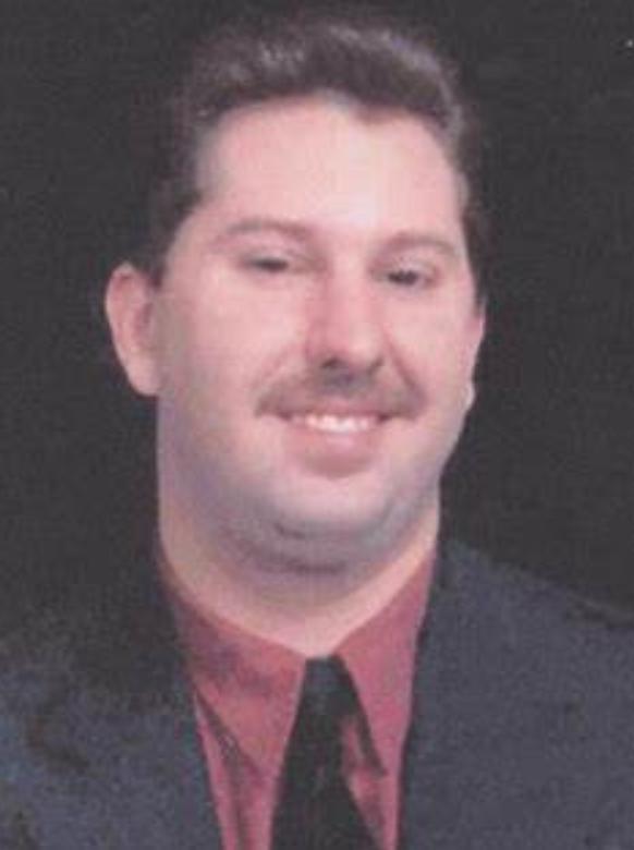 美国真实案件一个未成年人被绑架,轰动美国14岁女孩绑架案