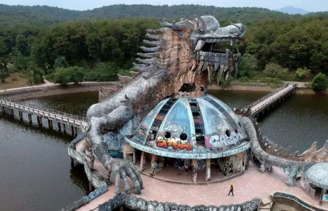 恐怖电影中真实存在的鬼屋,盘点恐怖片中最容易闹鬼的场所