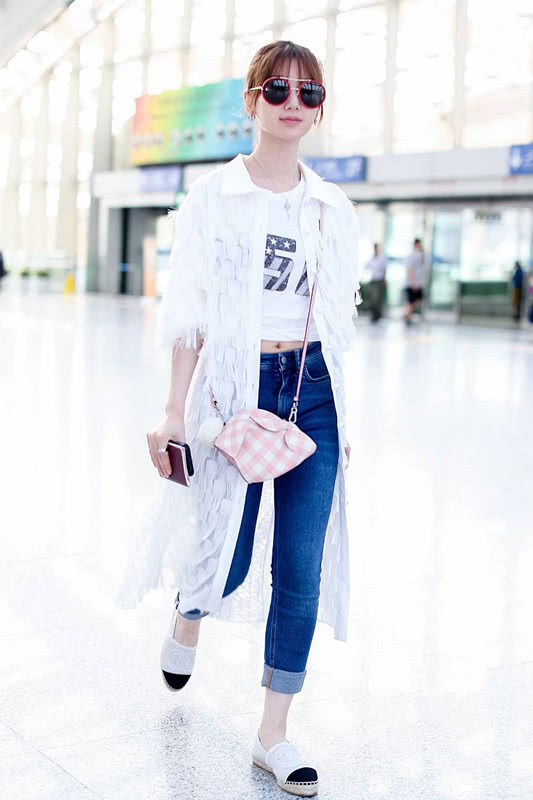 毛晓彤的穿搭风格特点,毛晓彤穿衣搭配时装