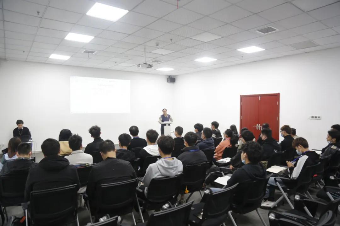 「我心中的汤总」“汤总让无数人在纳杰找到了家一般的归属感！”