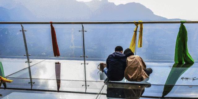 成都周边的玻璃栈道有哪些,成都玻璃栈道景区