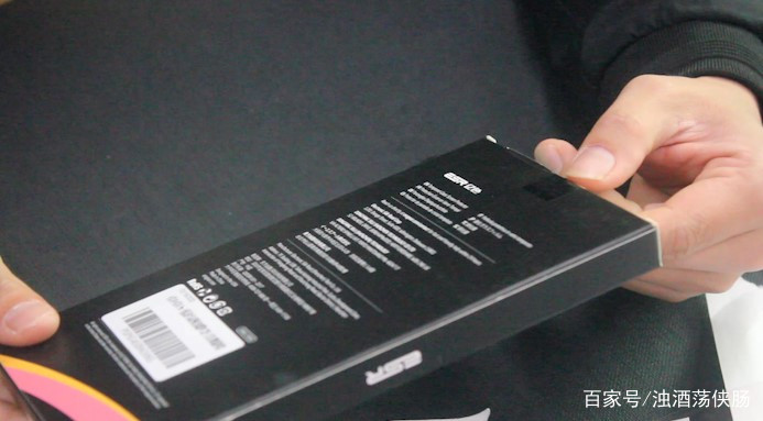 小米10曲面屏贴什么膜好,小米10手机膜蓝光高清磨砂哪个好