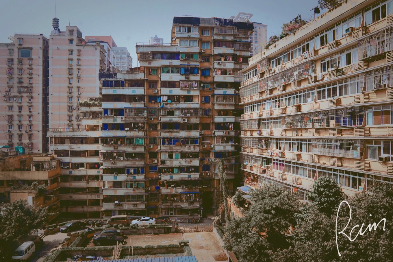 重庆现在的隐藏宝藏建筑,重庆8d魔幻城市藏在闹市里的建筑