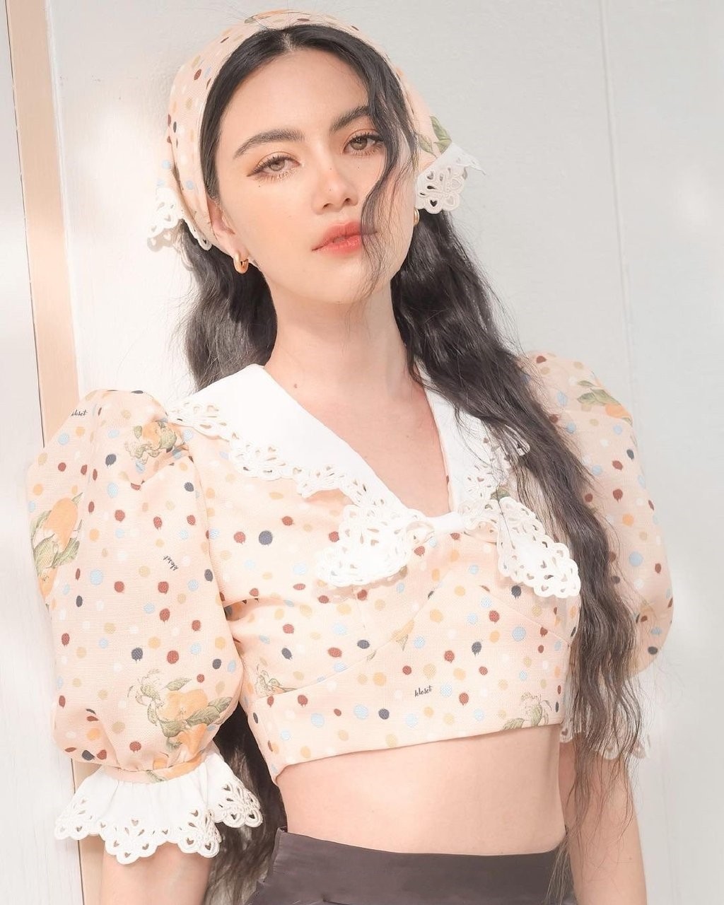 杨幂碎花裙粉色,杨幂穿东北碎花裙时尚感爆棚