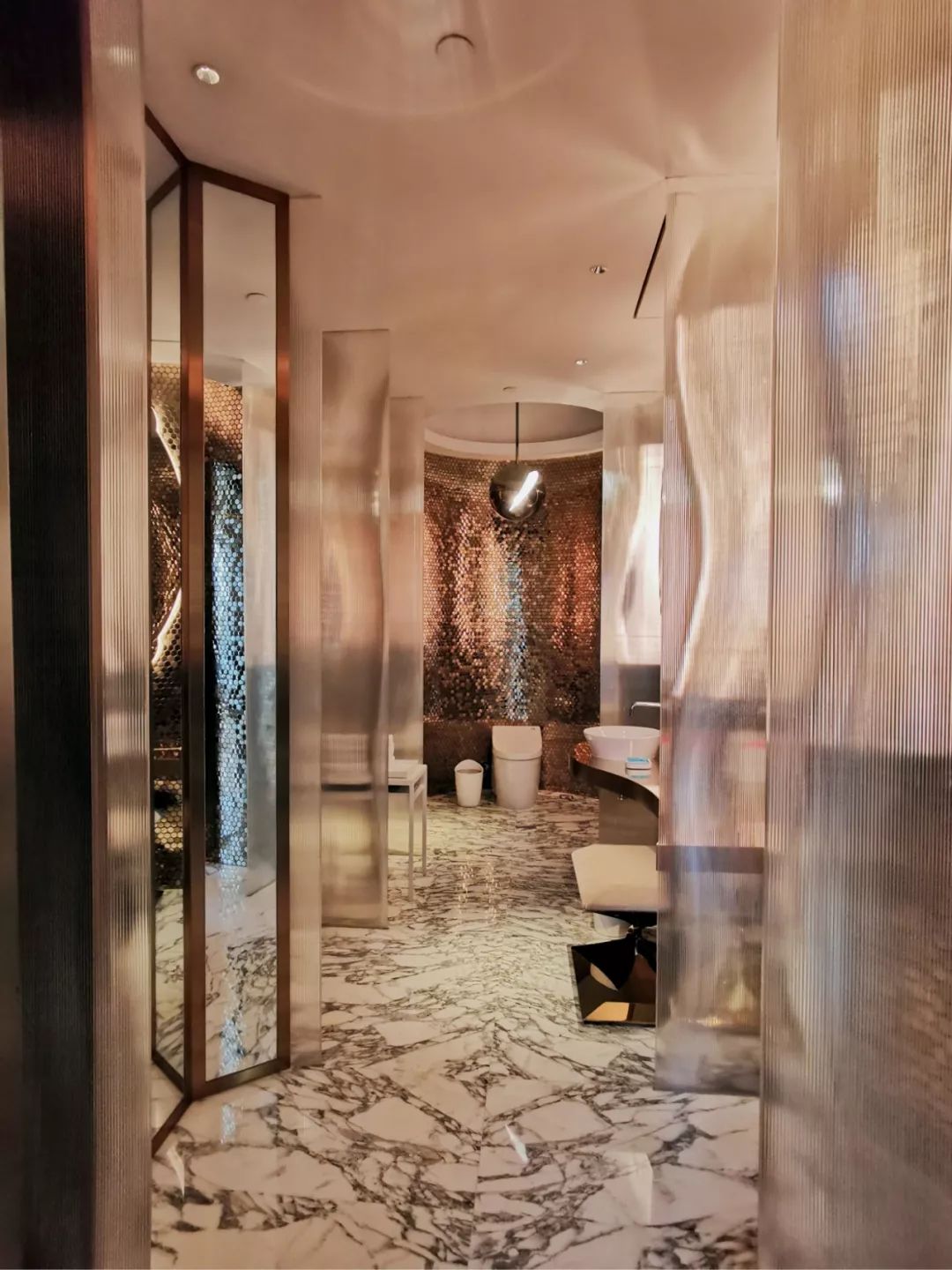 18万一个晚上的酒店什么样,1000多一晚的酒店有什么