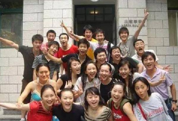 丑女无敌里的娘娘腔是谁,丑女无敌娘娘腔是谁