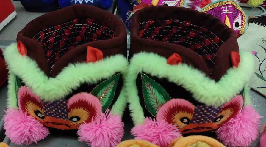 少数民族服装与服饰传承,儿童传统服饰