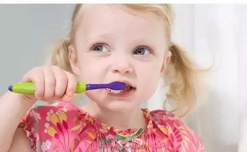 一岁小宝宝牙齿就被蛀了,孩子一岁多牙齿蛀了怎么办