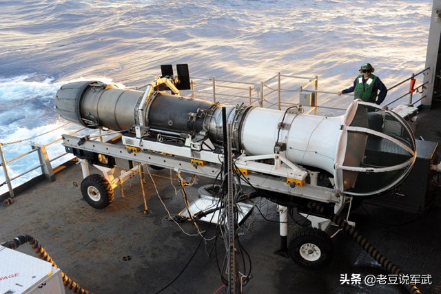 辽宁舰歼-15舰载战斗机,歼15战斗机是不是最大的舰载机