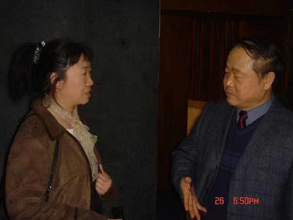 陪读夫人不好当，漂泊和寂寞让人化茧成蝶