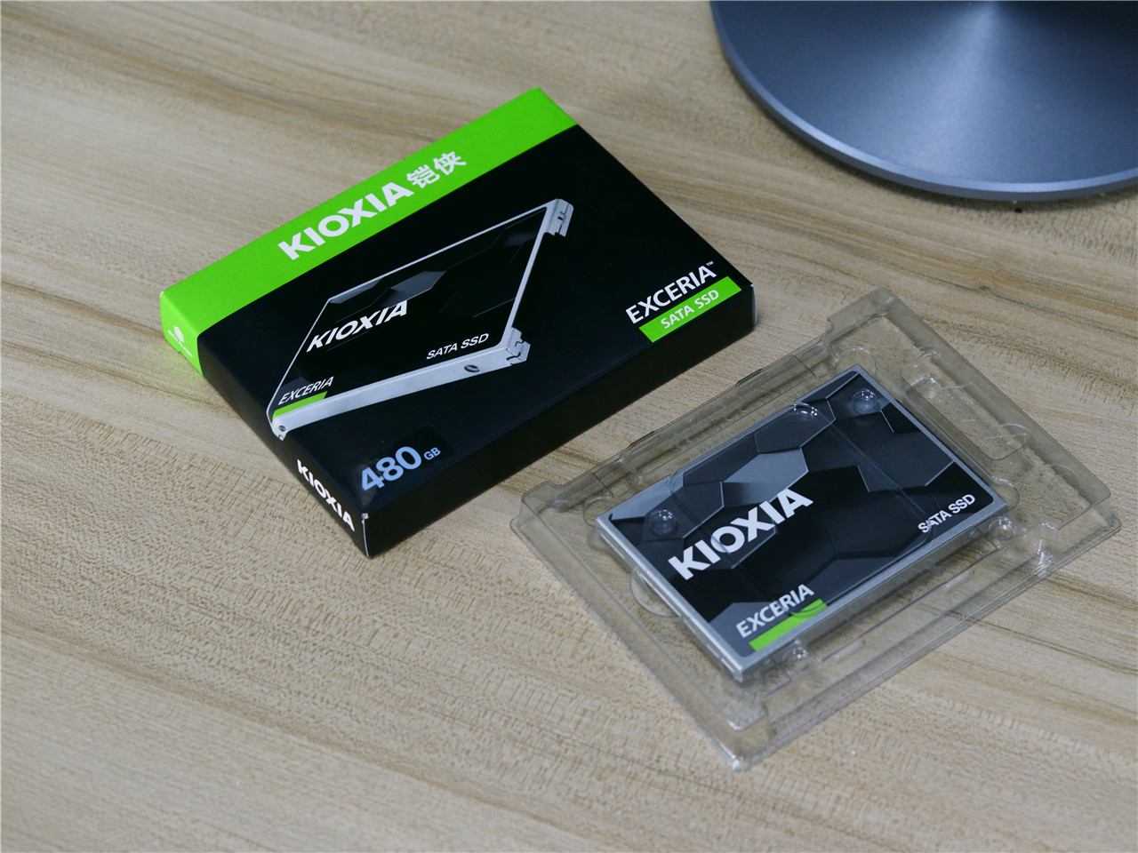 「超逸酷玩」东芝存储改名铠侠新款TC10SSD固态硬盘来安装黑苹果