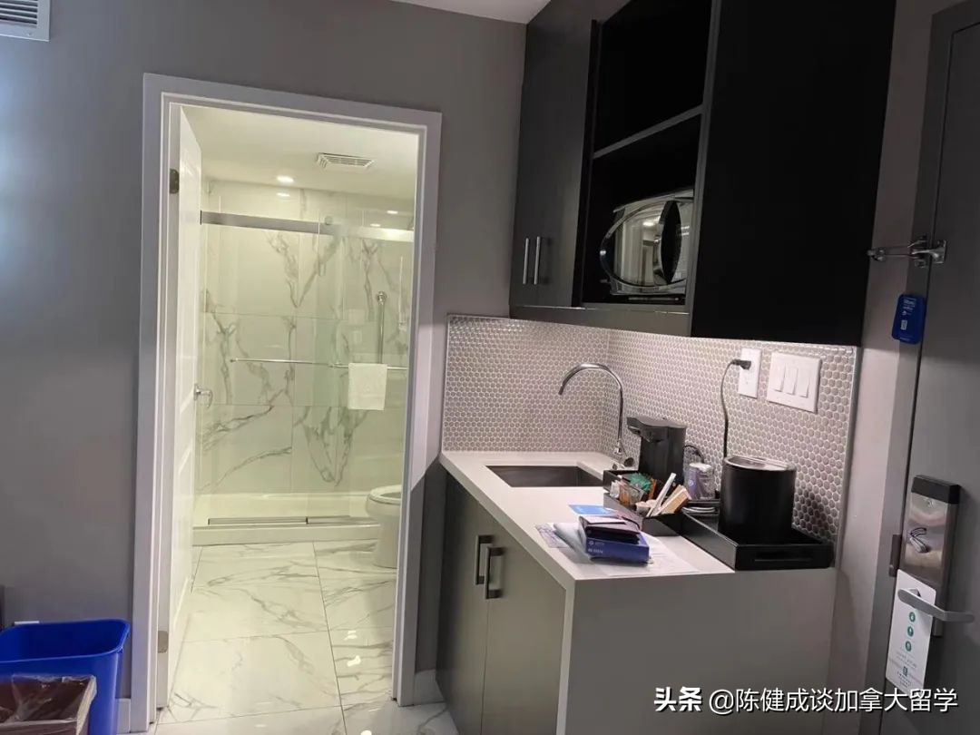 从哪里飞往加拿大需要在香港转机,现在中国去加拿大的航班